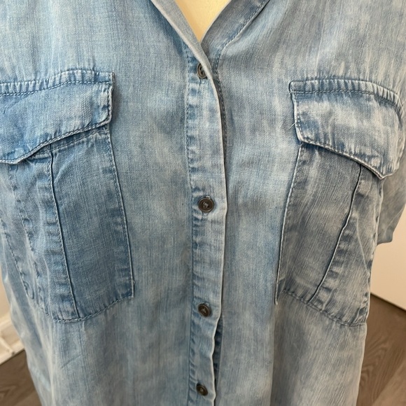 Jane & Delancey Oversized Chambray Shirt - Picture 3 of 7